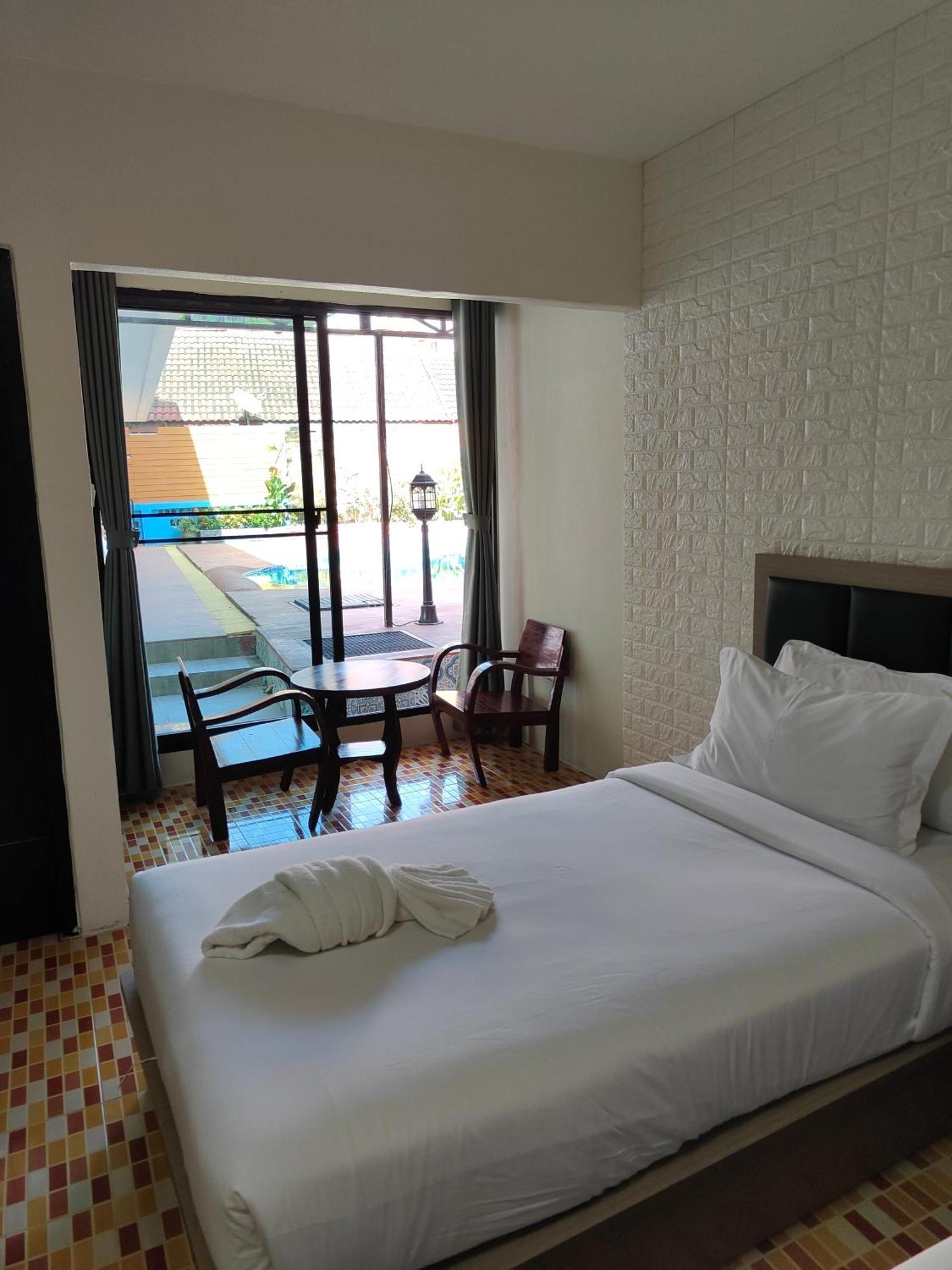 Baankasemsuk Resort 般咔 深宿 Patong Екстер'єр фото