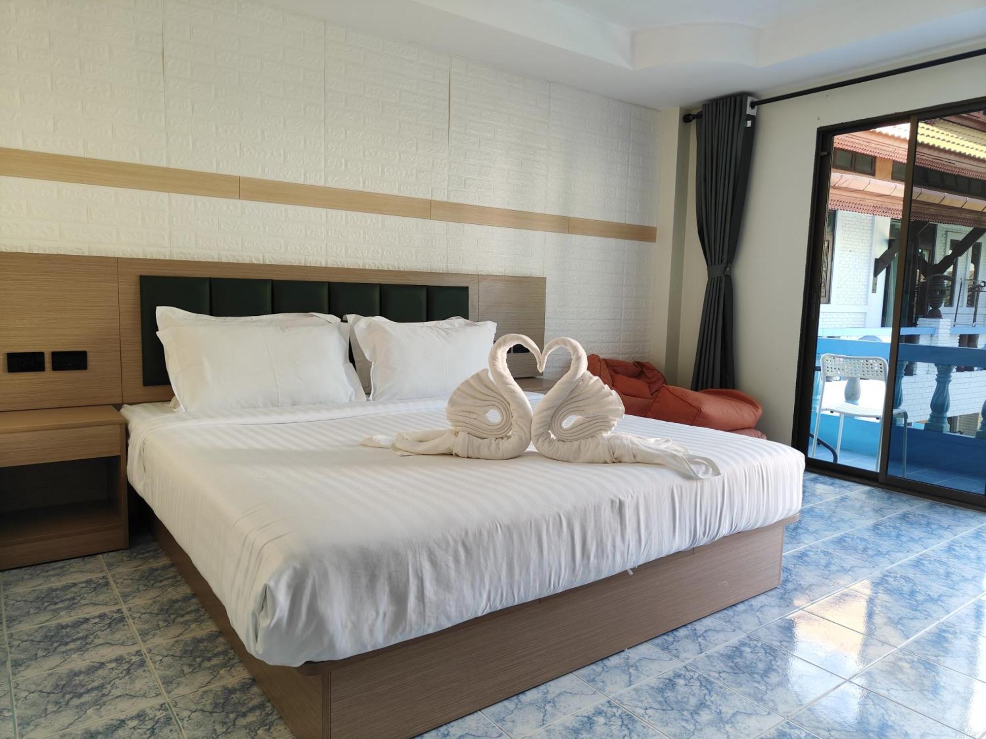 Baankasemsuk Resort 般咔 深宿 Patong Екстер'єр фото
