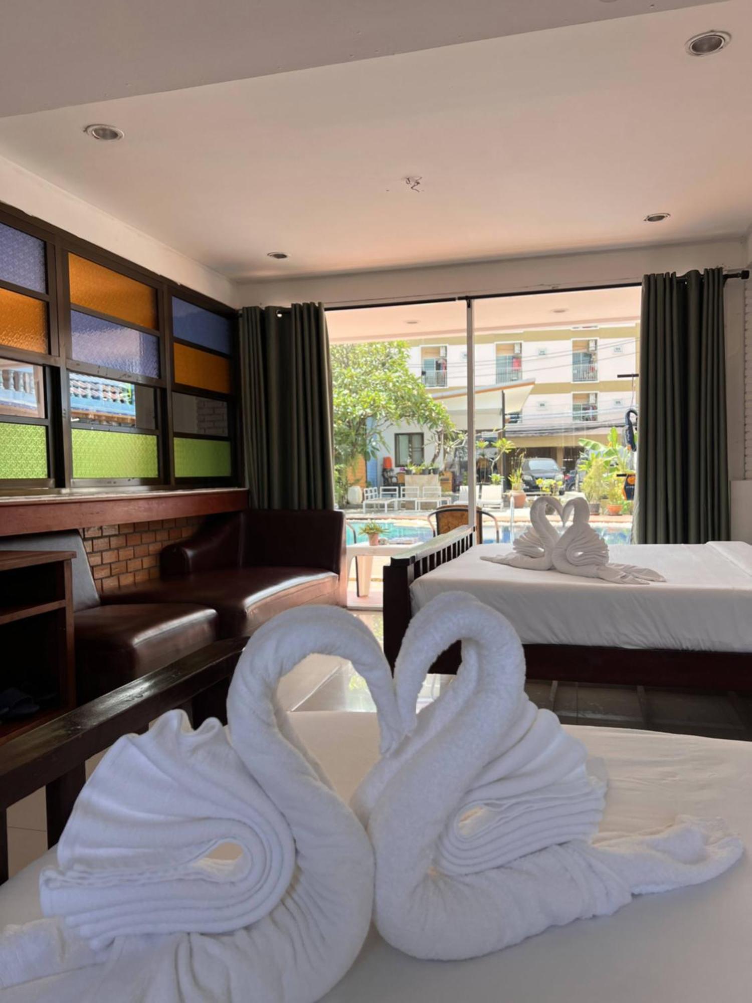 Baankasemsuk Resort 般咔 深宿 Patong Екстер'єр фото
